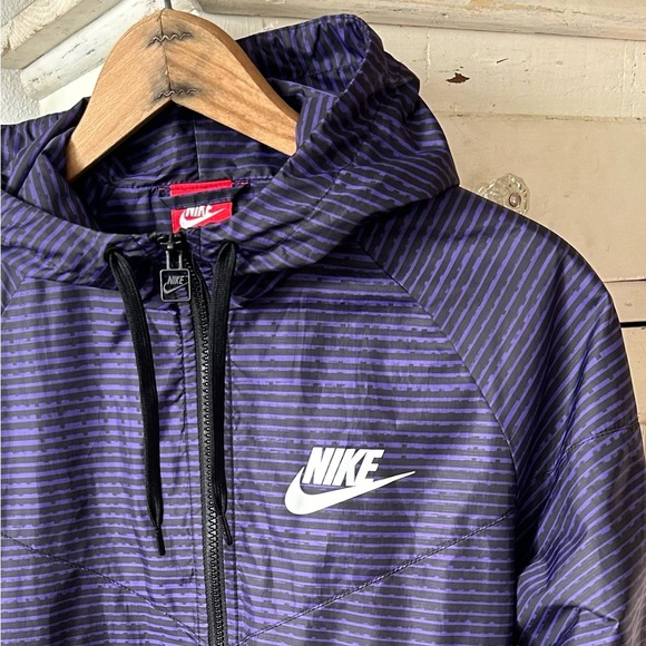 🔥Nike | Women’s black/purple patterned zip front red label windbreaker hoodie, S - Picture 7 of 12